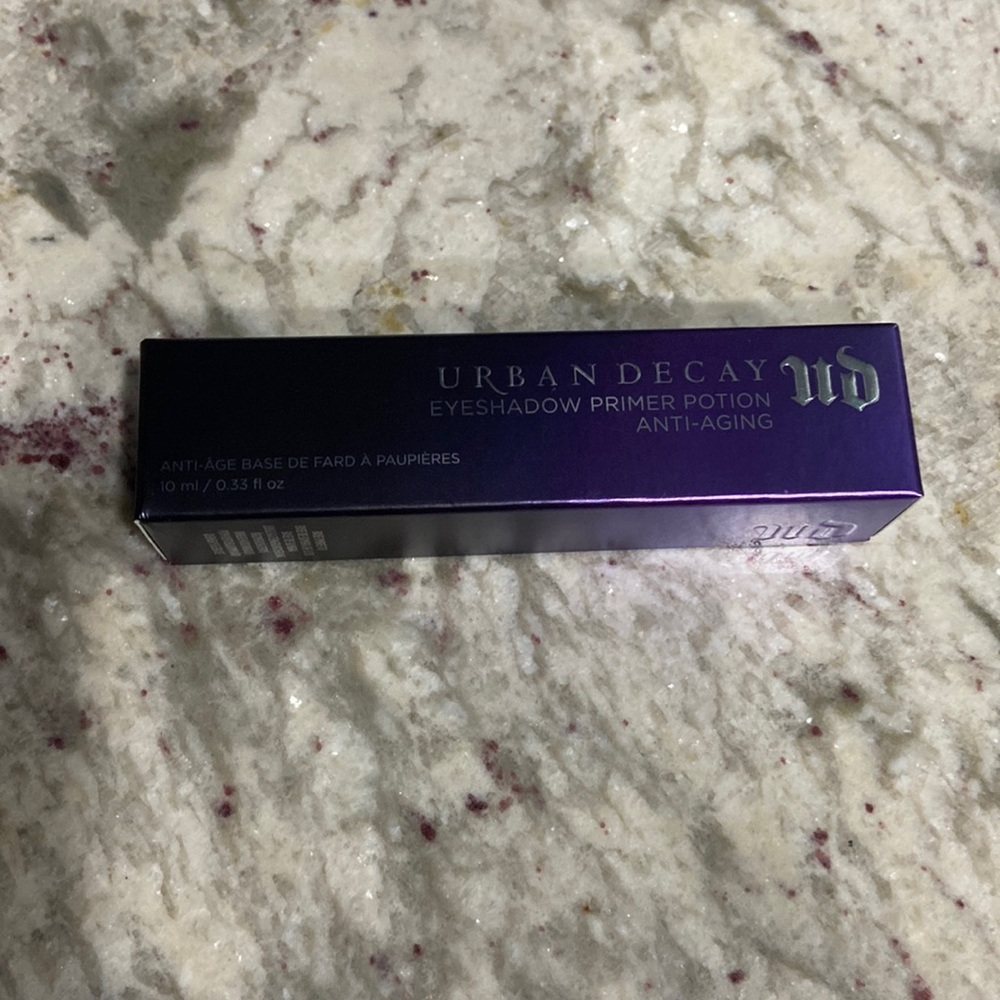 UD eyeshadow primer